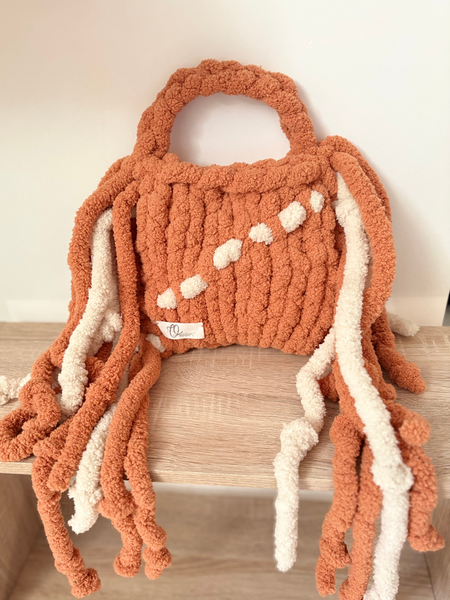 Fluffy&Soft -sac fait main à franges.